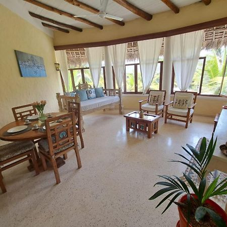 Tembo Beach Cottage Malindi Kültér fotó