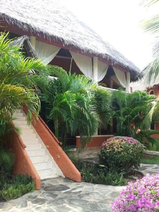 Tembo Beach Cottage Malindi Kültér fotó