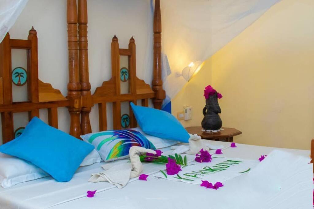 Tembo Beach Cottage Malindi Kültér fotó